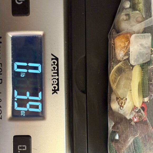 Mixed Polished Gemstones & Fossils Crafting Set In Sheer Drawstring Bag - Picture 9 of 12